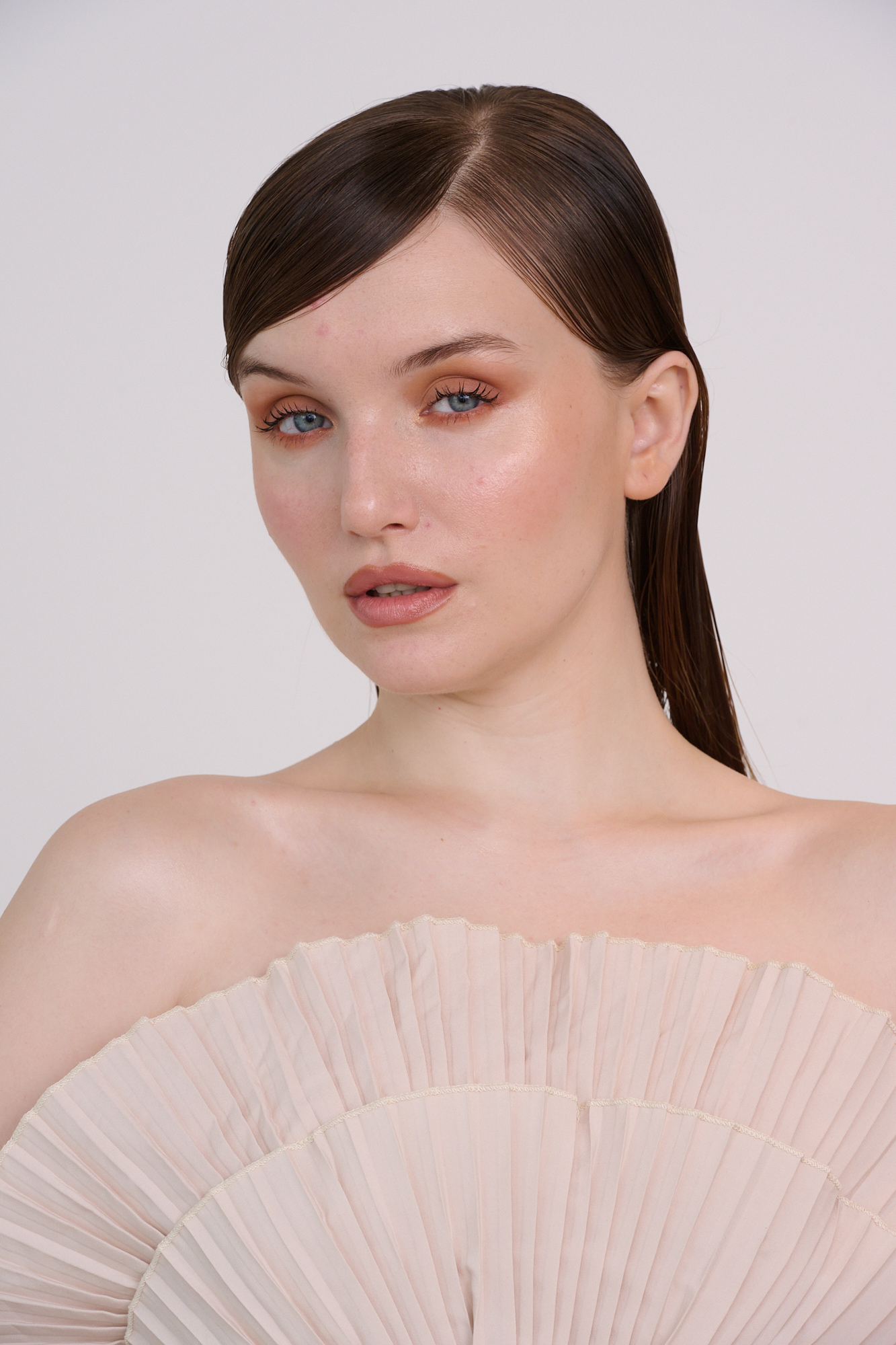 Tendencias en maquillaje: luces y sombras que definen la temporada