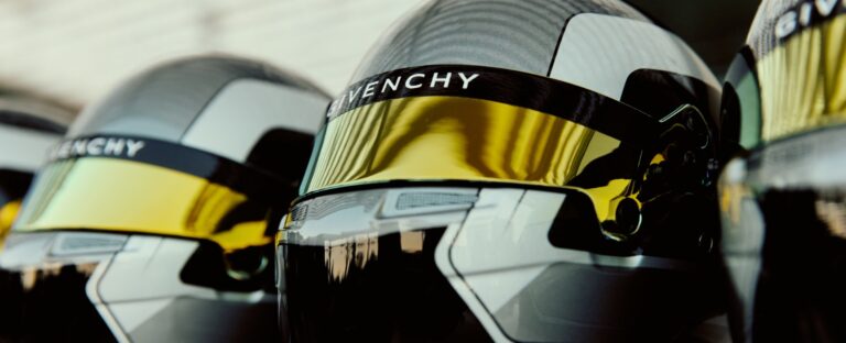 Franco Masini junto a Givenchy en la F1