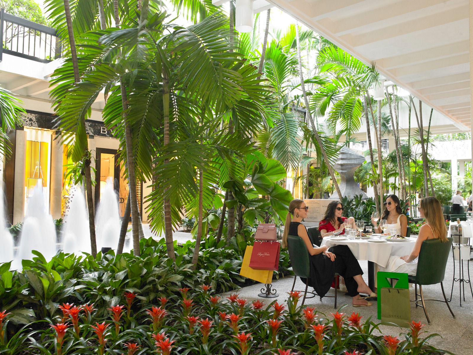 Bal Harbour Shops celebra 60 años de lujo, innovación y expansión