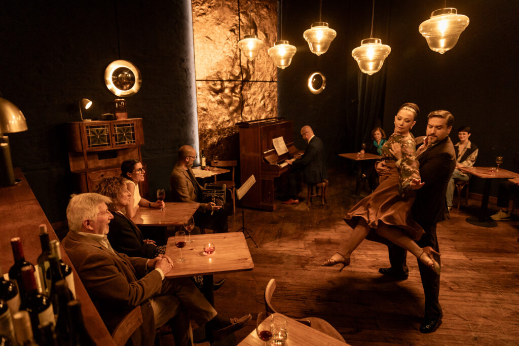 Tango sin escenario: una experiencia secreta en el corazón de Buenos Aires