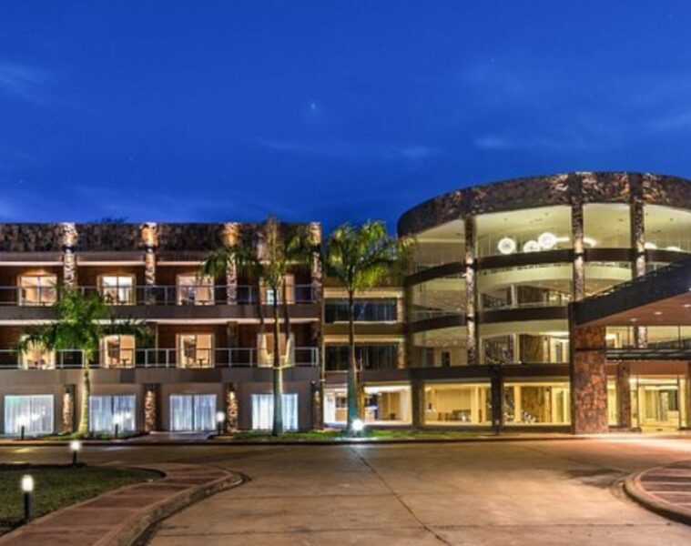 Falls Iguazú Hotel & Spa: brindar entre la selva