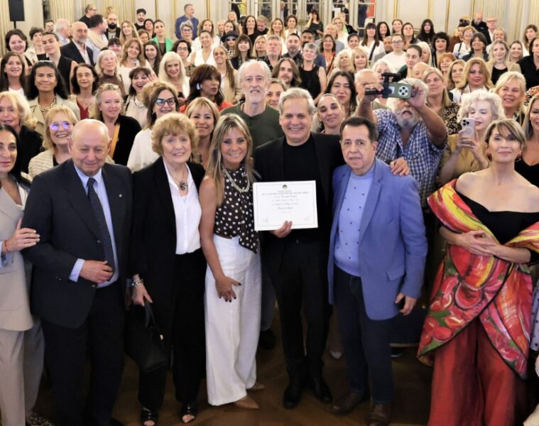 Francisco Ayala fue distinguido como Personalidad Destacada de la Cultura