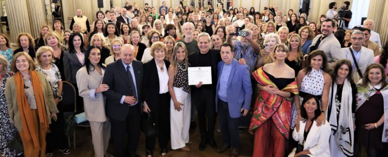 Francisco Ayala fue distinguido como Personalidad Destacada de la Cultura