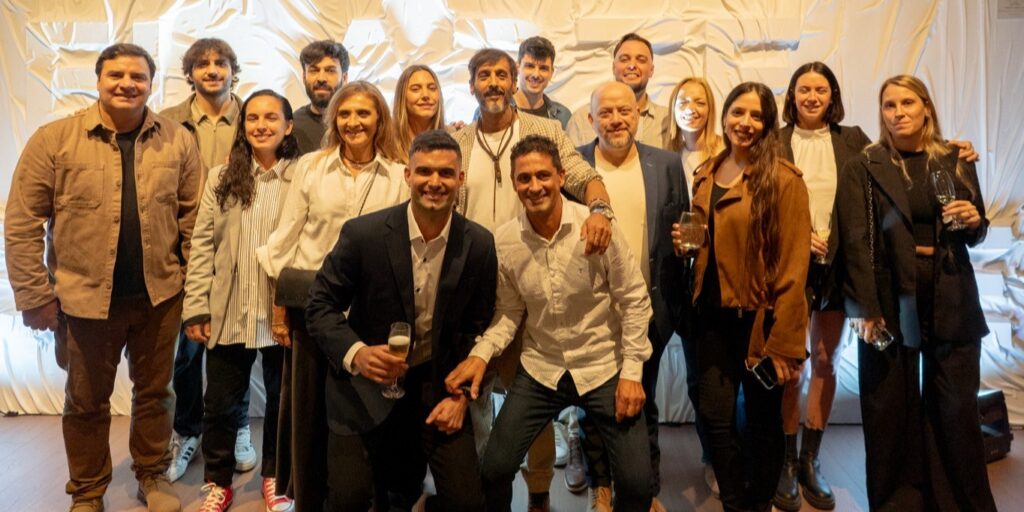 Inauguró La Huella Lounge: un nuevo espacio cultural en AIR