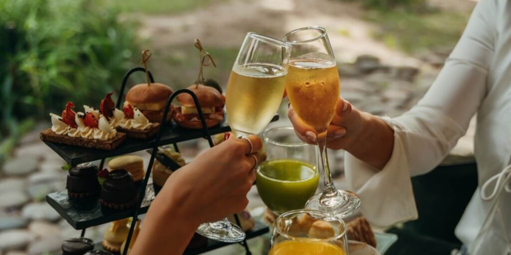 El ritual del té de la tarde conquista el invierno porteño